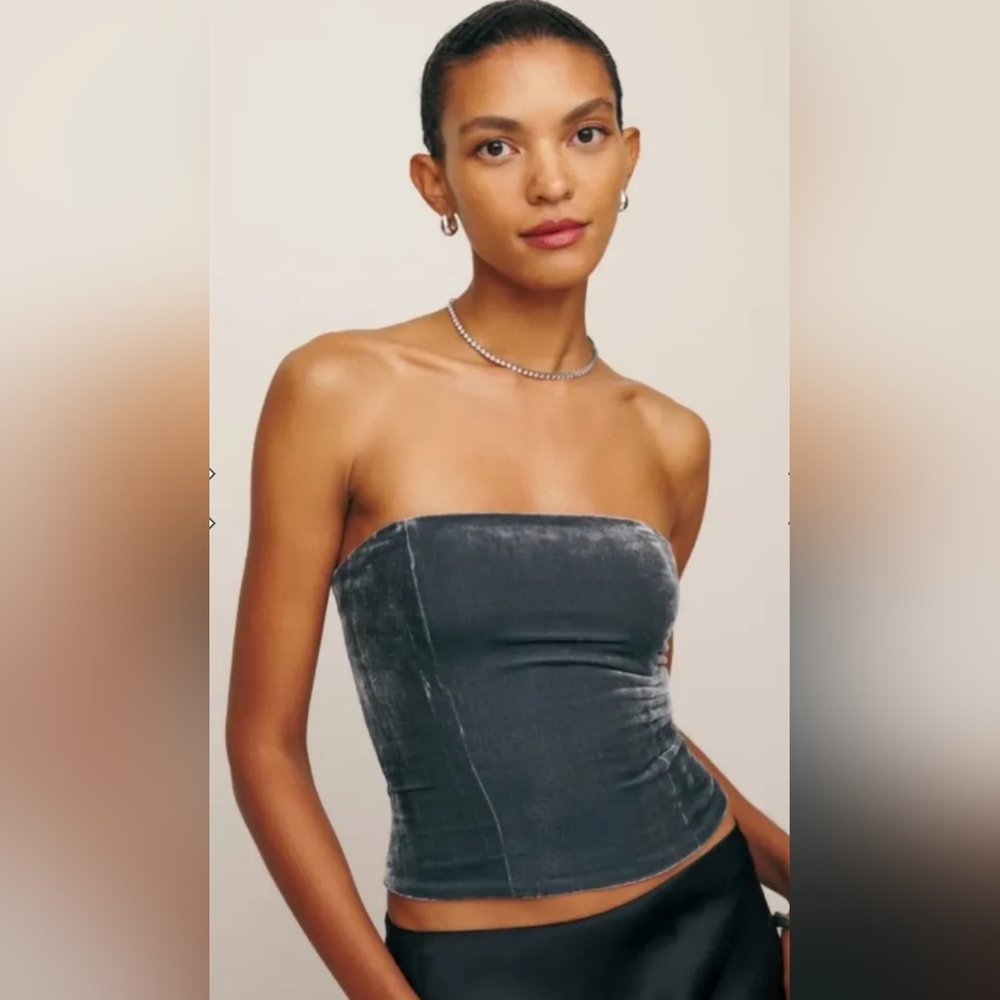 Reformation  Giorgia Velvet Top.